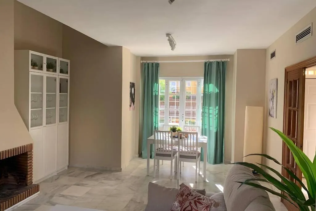 Сasa de vacaciones Villa CASA DE LUJO CON PISCINA en la mejor zona de Jerez Jerez de la Frontera
