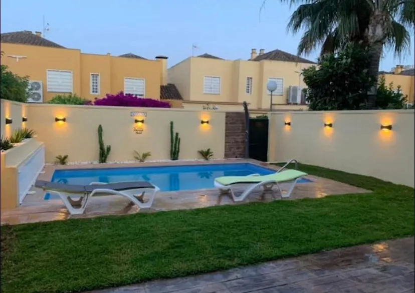 Сasa de vacaciones Villa CASA DE LUJO CON PISCINA en la mejor zona de Jerez Jerez de la Frontera España